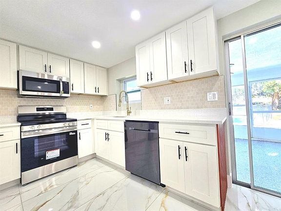 5th image of 7715 Cherrytree Ln