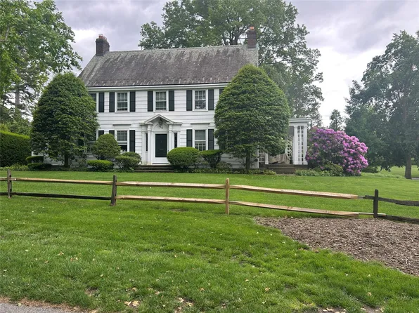 36 South Drive, Manhasset, NY 11030