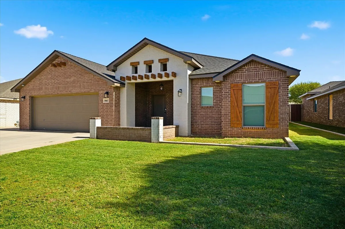 4 bed, 3.0 bath, 2660 sqft, $2,700 — Photo 3