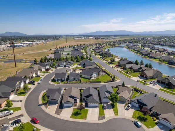 7934 W Kayak Ct, Rathdrum, ID 83858