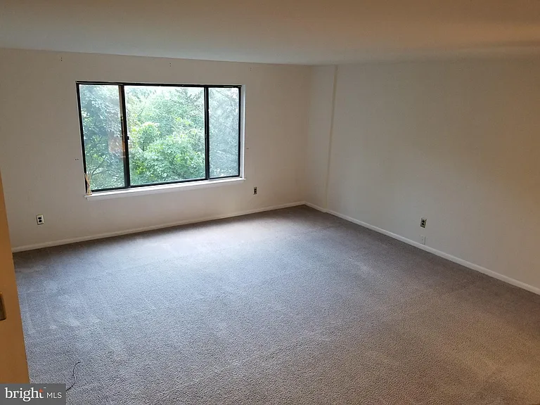1161 Putnam Blvd — Photo 9