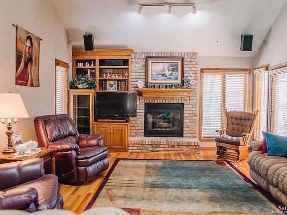 5th image of 2609 Plantation Dr