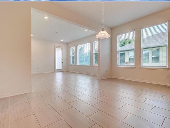 3rd image of 4859 Rolling Greene Dr