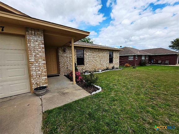 5th image of 4407 Fieldcrest Dr