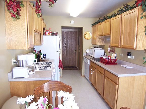 4th image of 1044 Hampton Hbr #1044