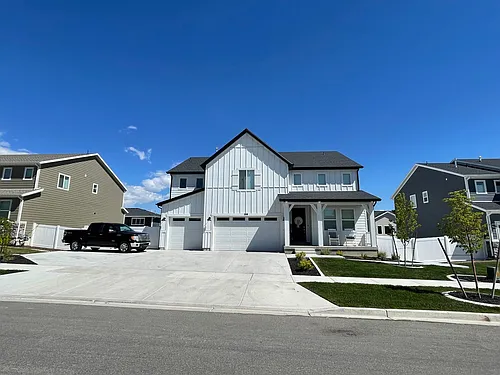 208 W Thistle Dr #B Photo 1