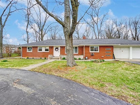 2nd image of 7821 Lois Cir