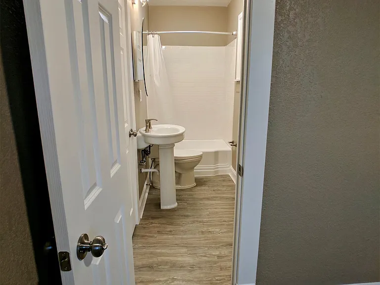 221 E Main St — Photo 15