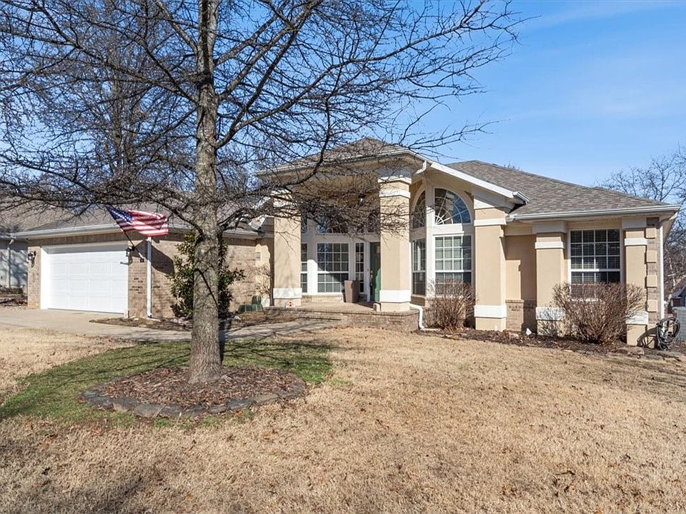 1st image of 9 Morganshire Dr