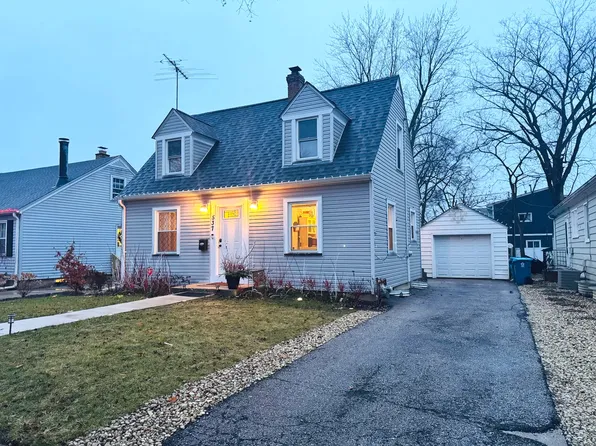 537 Farnum Ave, Aurora, IL 60505