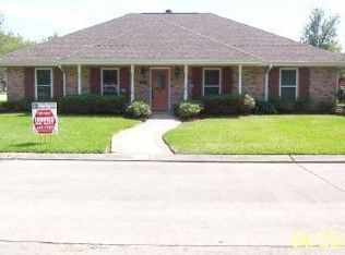 508 Saint Emma Dr, Thibodaux, LA 70301