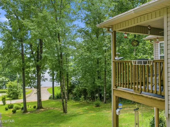 300 Featherfoot Parkway Loop, Parsons, TN 38363
