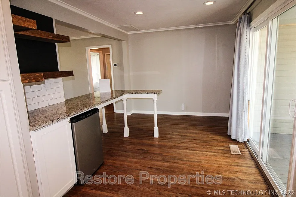 3 bed, 1350 sqft, $1,675 — Photo 4