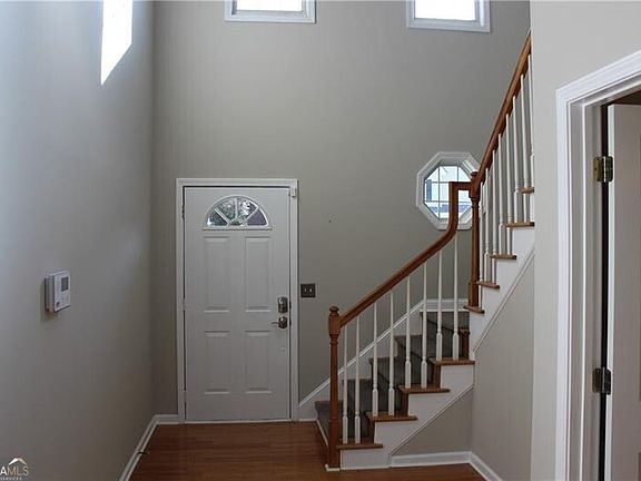 2nd image of 505 Towne Ridge Way