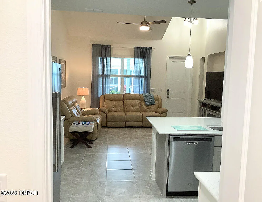 2 bed, 2.0 bath, 1308 sqft, $2,550 — Photo 3