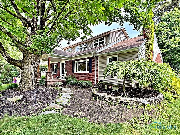 2nd image of 20 Southview Pl