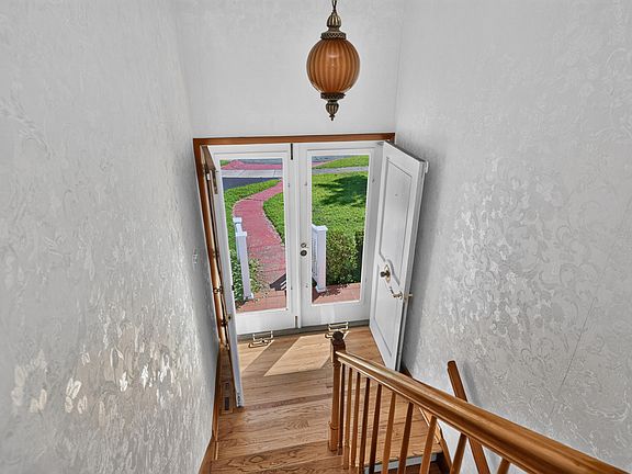 4th image of 641 Bellcastle Rd