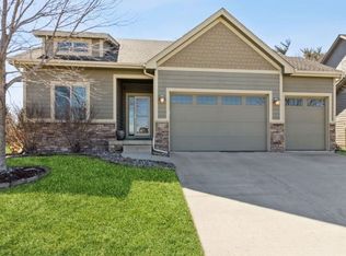 8326 Heritage Bend Rd, West Des Moines, IA 50266