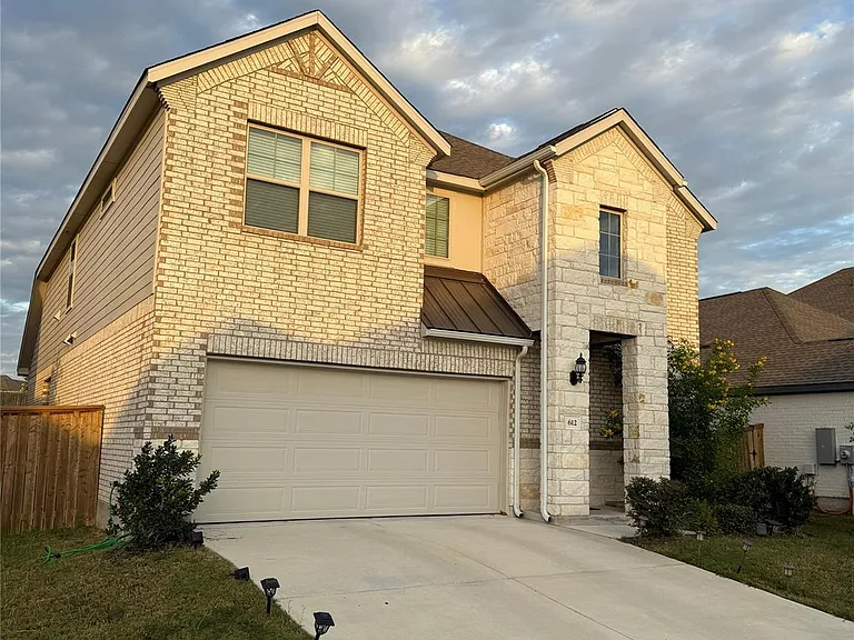 612 Silent Creek Cv — Photo 2