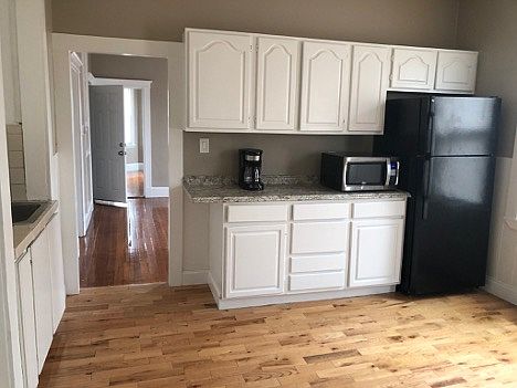 3rd image of 98 Irving St Unit 2