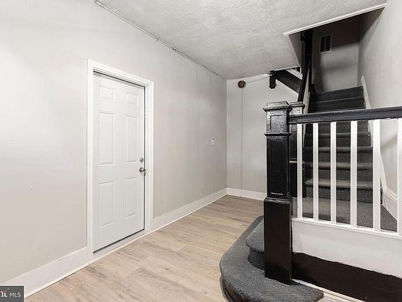 5th image of 3003 Clifton Ave