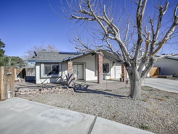 2nd image of 604 Heather Ct