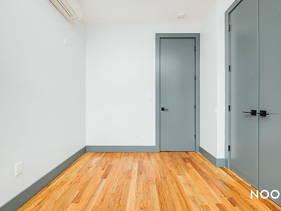 5th image of 237 Montrose Ave #1G