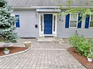 62 Crestwood Rd, Stratford, CT 06614