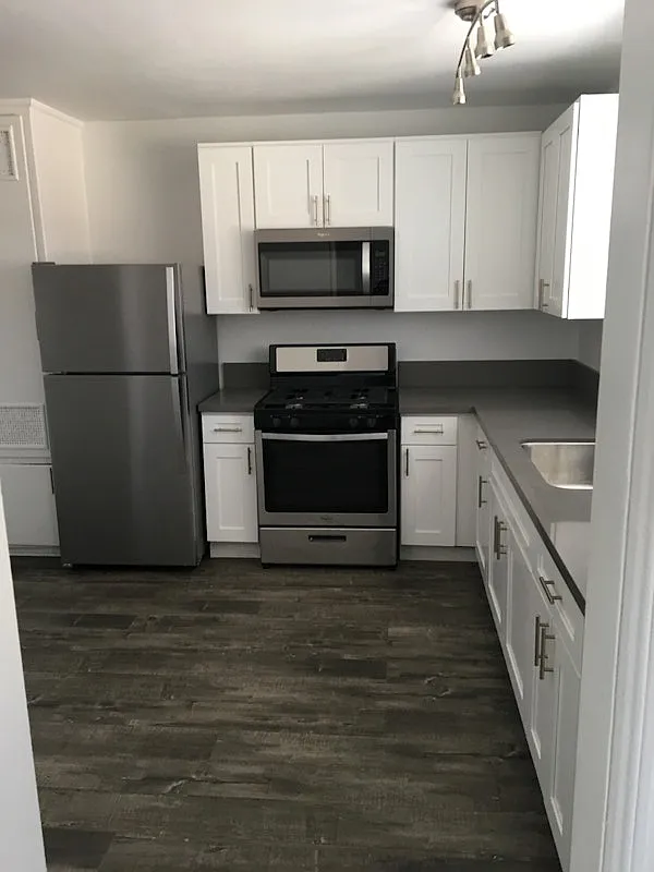 Dixon Delano Apartments — Photo 1