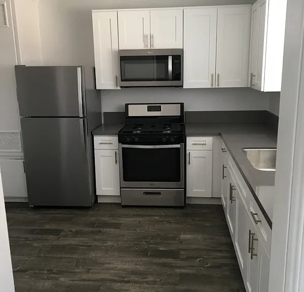 Dixon Delano Apartments — Photo 1