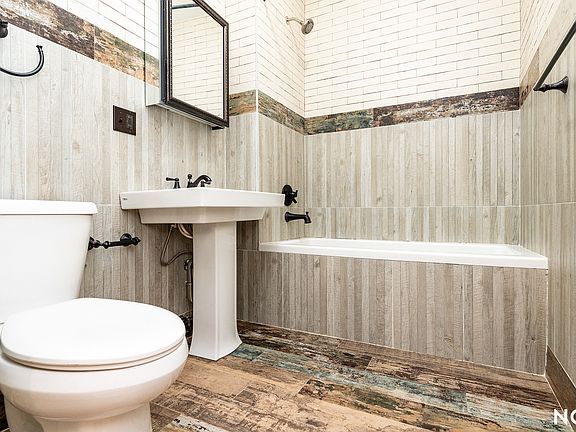 5th image of 801 Driggs Ave #3