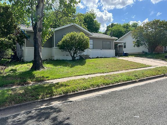 3rd image of 2105 Terrace Dr