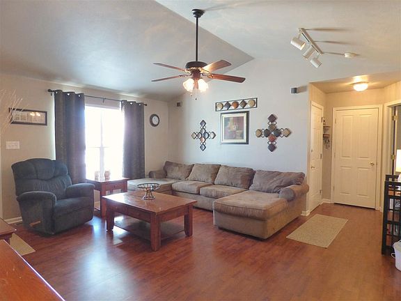 4th image of 4310 Glenn Oak Dr