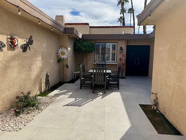 Front courtyard.