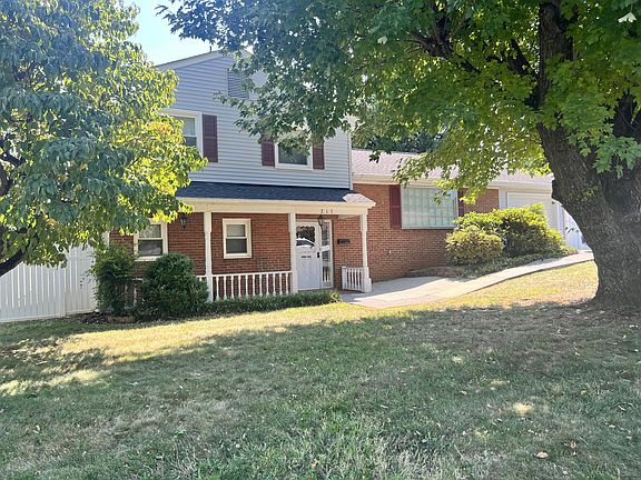 4th image of 213 Monterey Ave NE