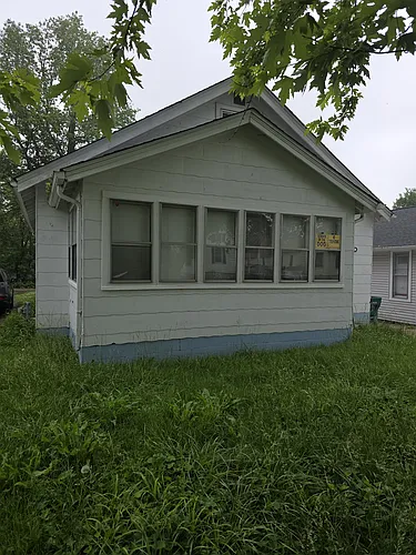 1818 E Clay St Photo 1
