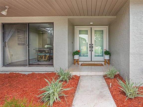 5th image of 2676 Augusta Dr N