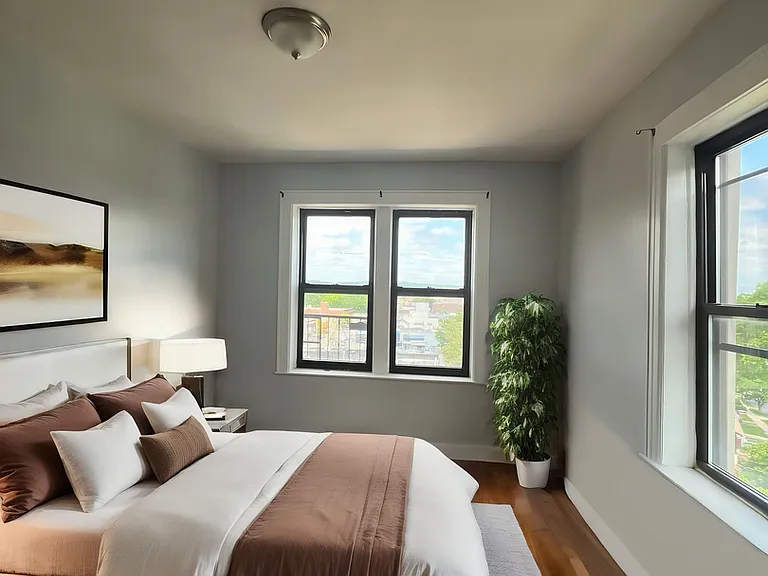 Hill Manor - Renovated Apartments Near Train Station — Photo 19