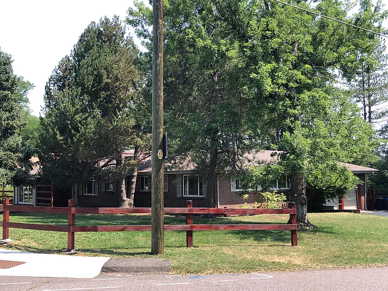 7990 Crest Dr — Photo 14
