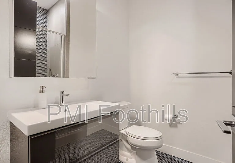 2740 Hazel Ct — Photo 28