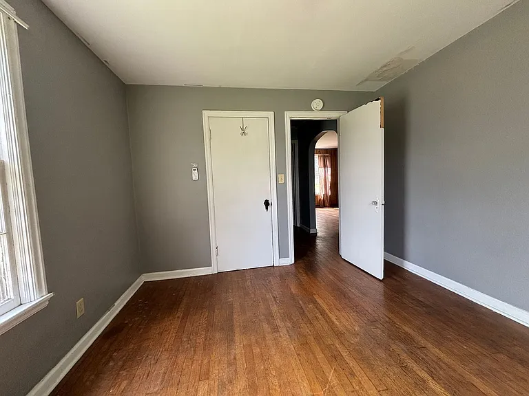 13 1/2 Dunkard Ave — Photo 5