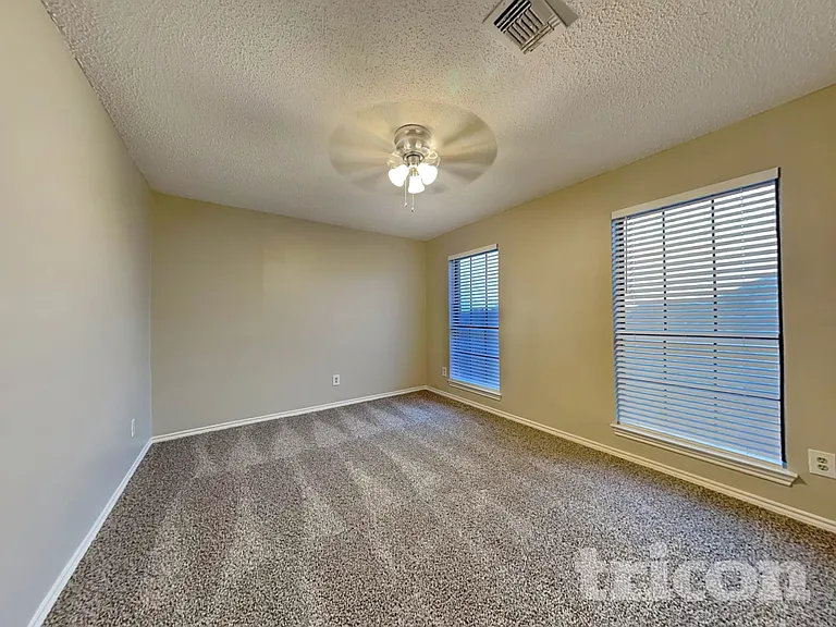 2115 Fawn Ridge Trl — Photo 18