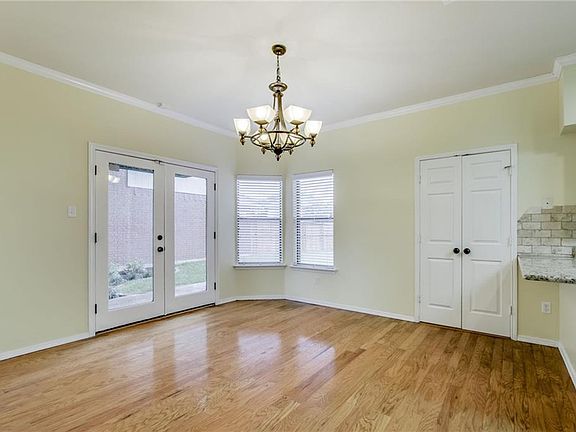 4th image of 736 Ashford Dr