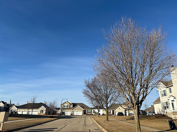 5th image of 1065 Canary Ave