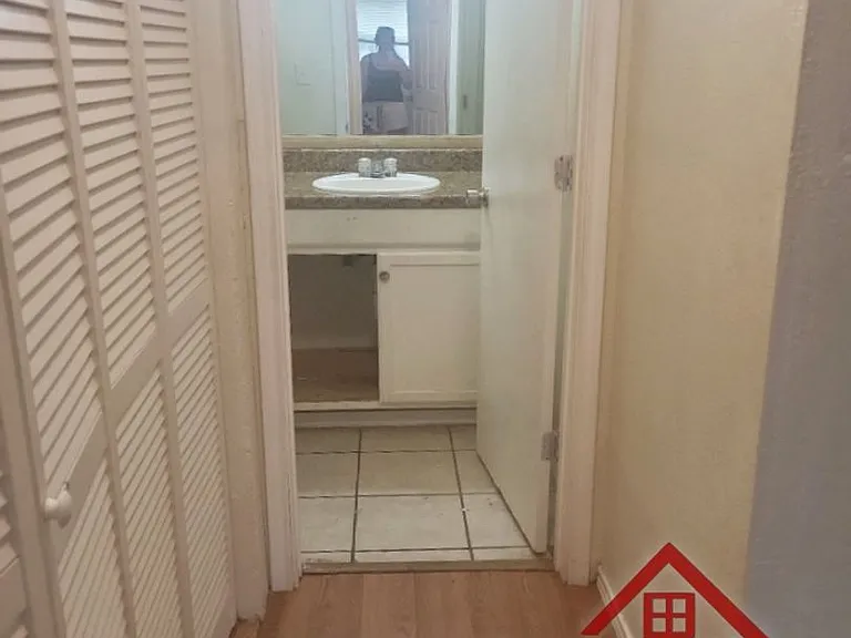 Greenswest Apartments — Photo 44