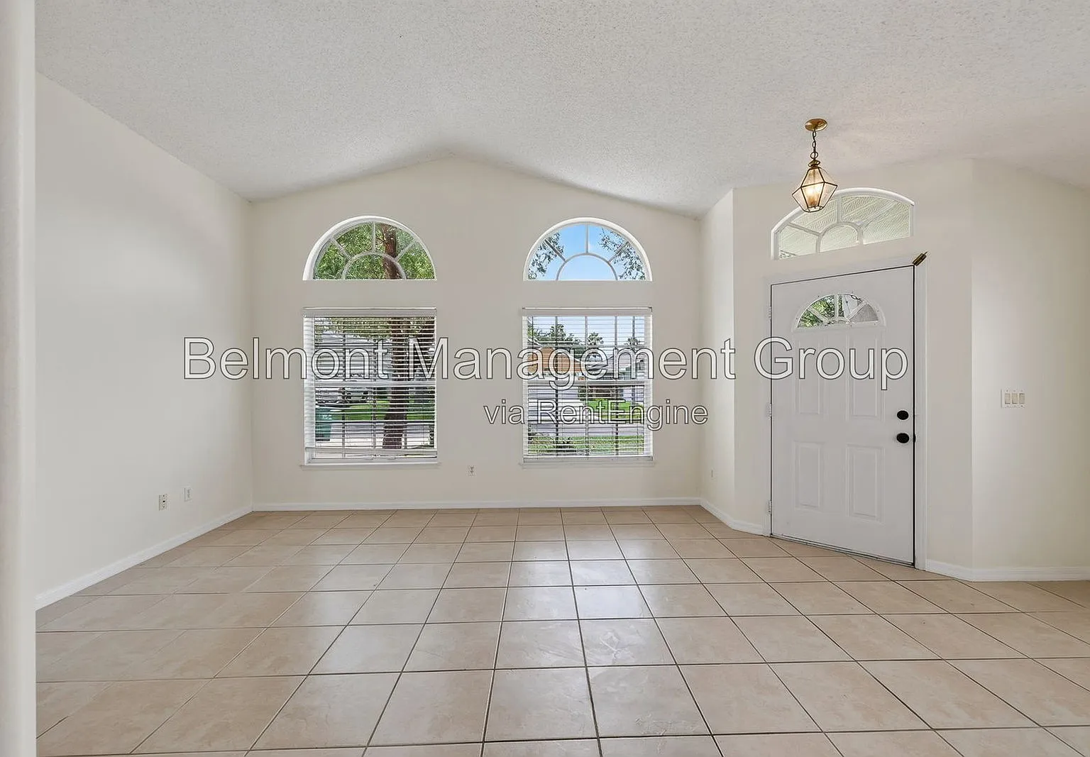 4 bed, 2.0 bath, 1810 sqft, $2,650 — Photo 3