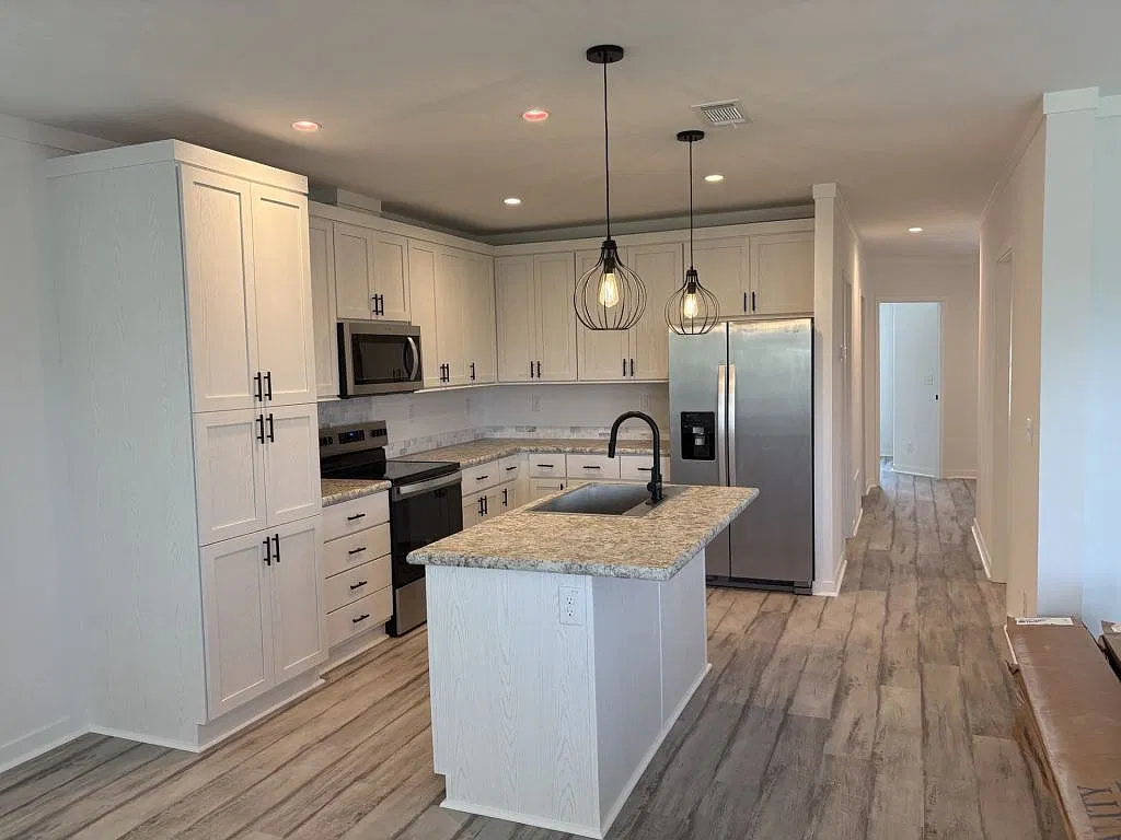 2 bed, 2.0 bath, 1460 sqft, $1,599 — Photo 3