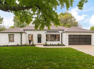 8711 W 104th St, Overland Park, KS 66212