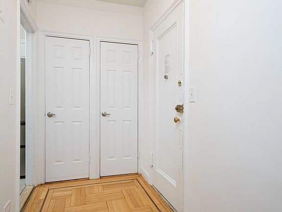 3rd image of 340 E Mosholu Pkwy S APT 2E