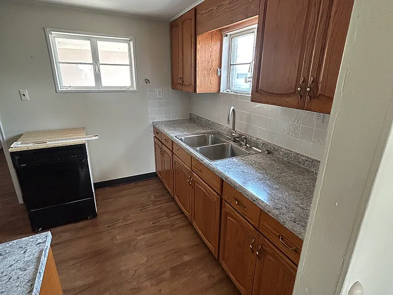 3009 Whitney Rd — Photo 4